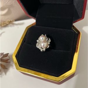 Platinum Pearl Ring 10 grams size 7 1/2
